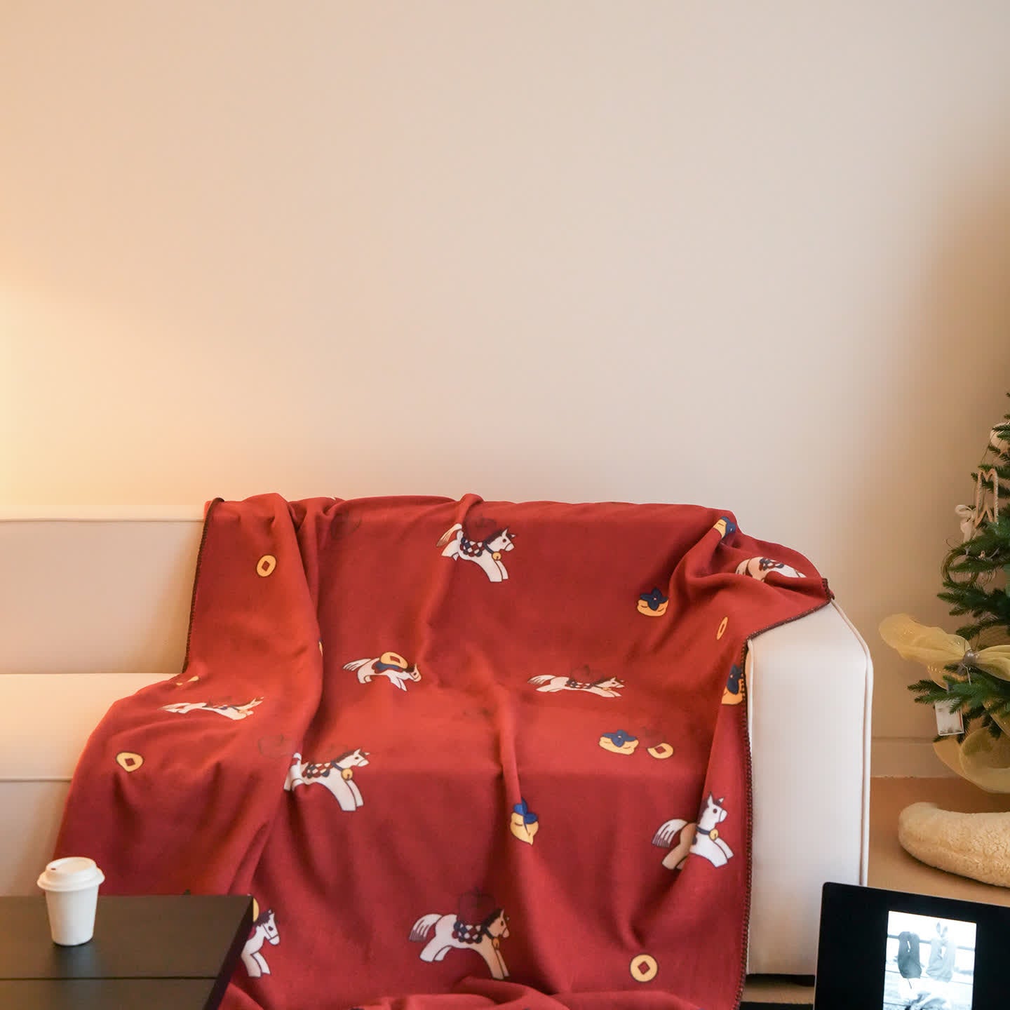 Coperta reversibile in finta lana con motivo cavallo di Troia - image 1