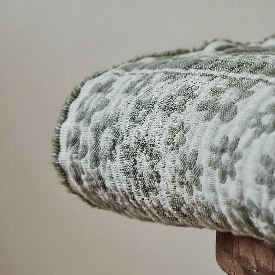 Coperta in cotone con motivo a margherita - image 6