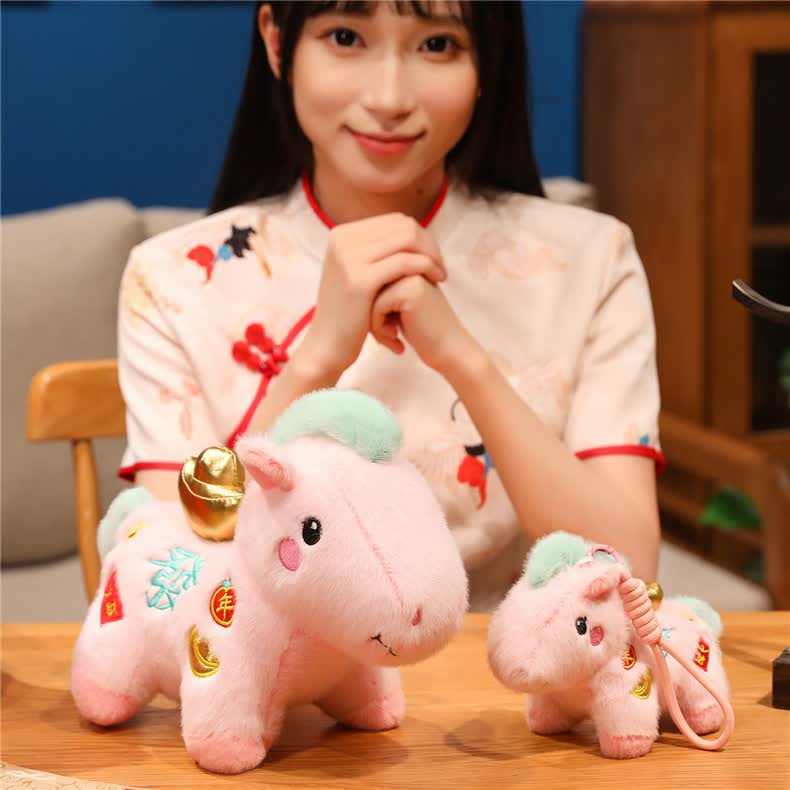 Decorazione di peluche a forma di cavallo fortunato rosa - image 3