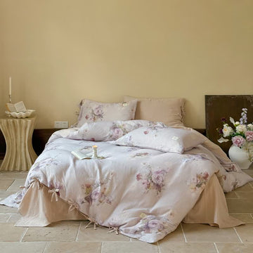 Set di biancheria da letto con chiusura a lacci in cotone con motivo floreale sottile (4 pezzi) - Rosa chiaro - Matrimoniale Grande - image 0