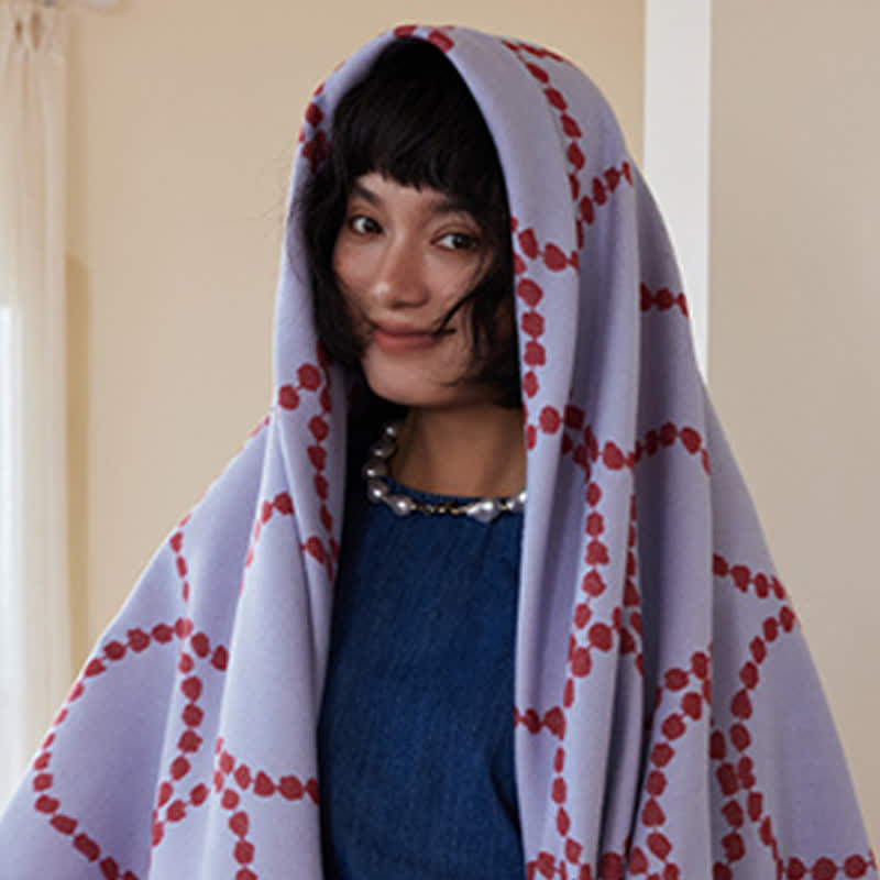Coperta reversibile con motivo a cerchi e nappe - image 13