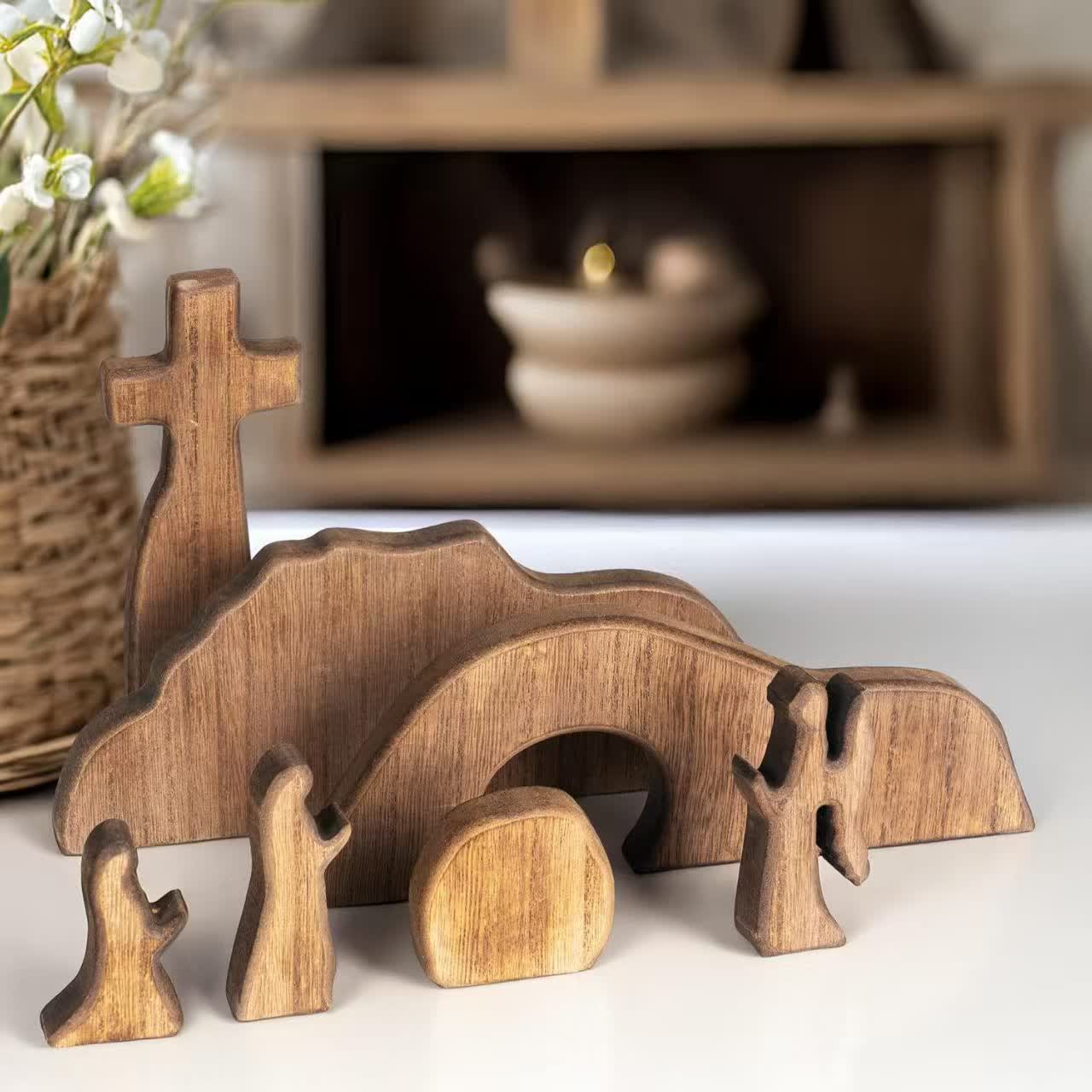 Decorazione pasquale con scena di tomba vuota - image 2