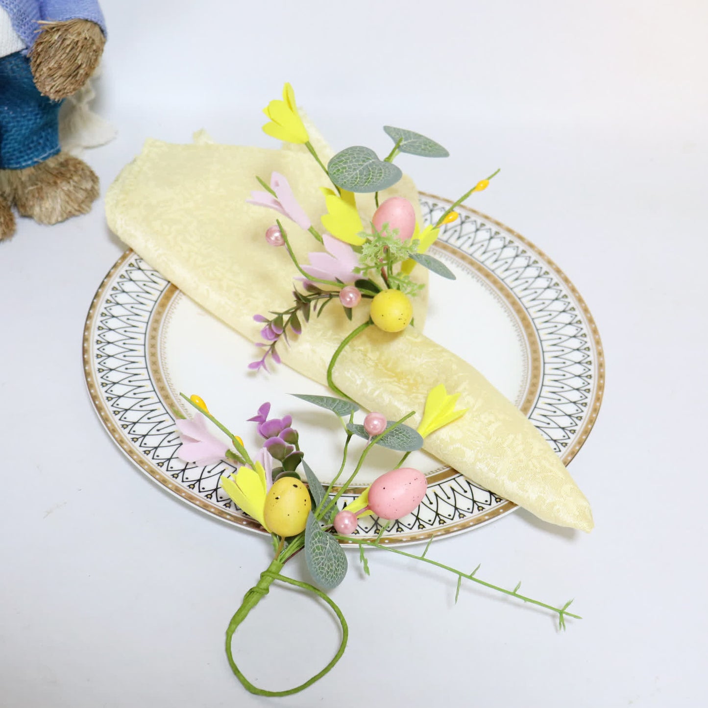 Set di anelli per tovaglioli con uova di Pasqua e forsizia primaverile - image 2