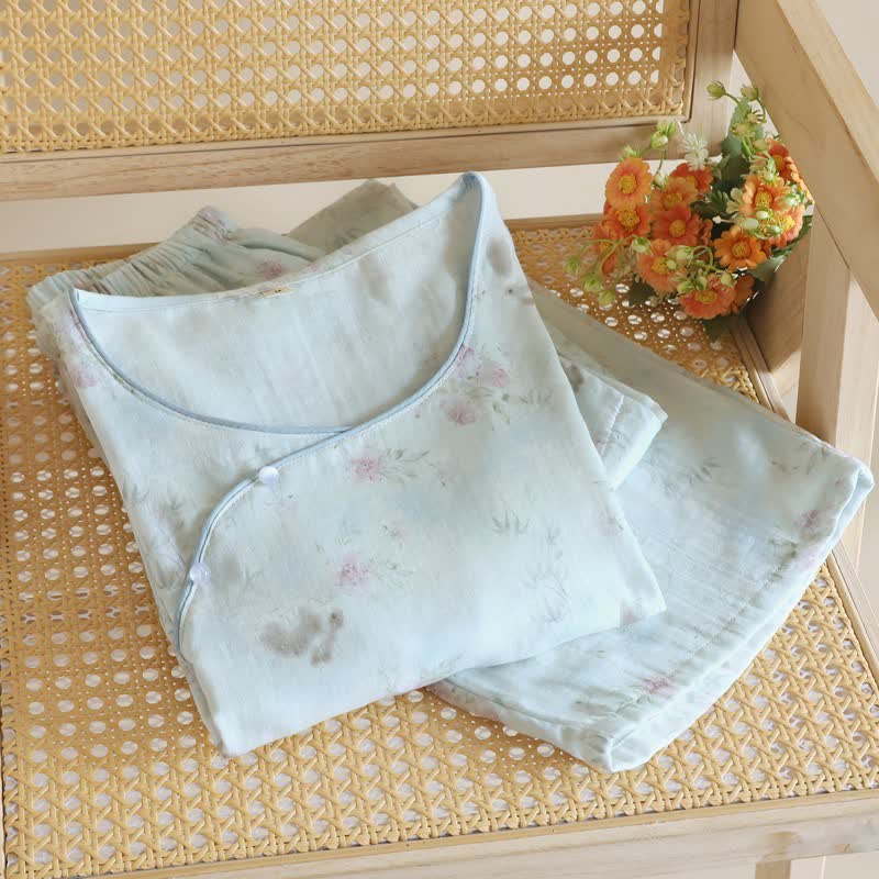 Elegante pigiama in garza di cotone con coniglietto e motivo floreale - image 1
