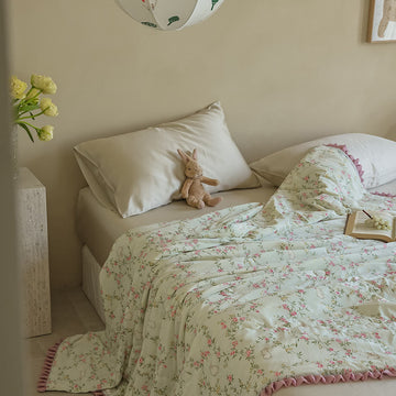 Trapunta estiva con volant e motivo floreale e coniglietto - Beige - Matrimoniale - image 0