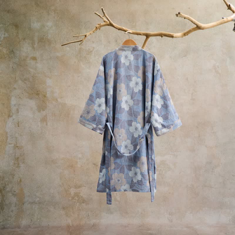 Kimono in garza di cotone con fiori di ciliegio - image 1