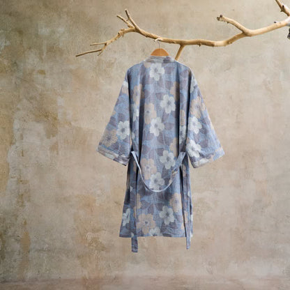 Kimono in garza di cotone con fiori di ciliegio - image 1