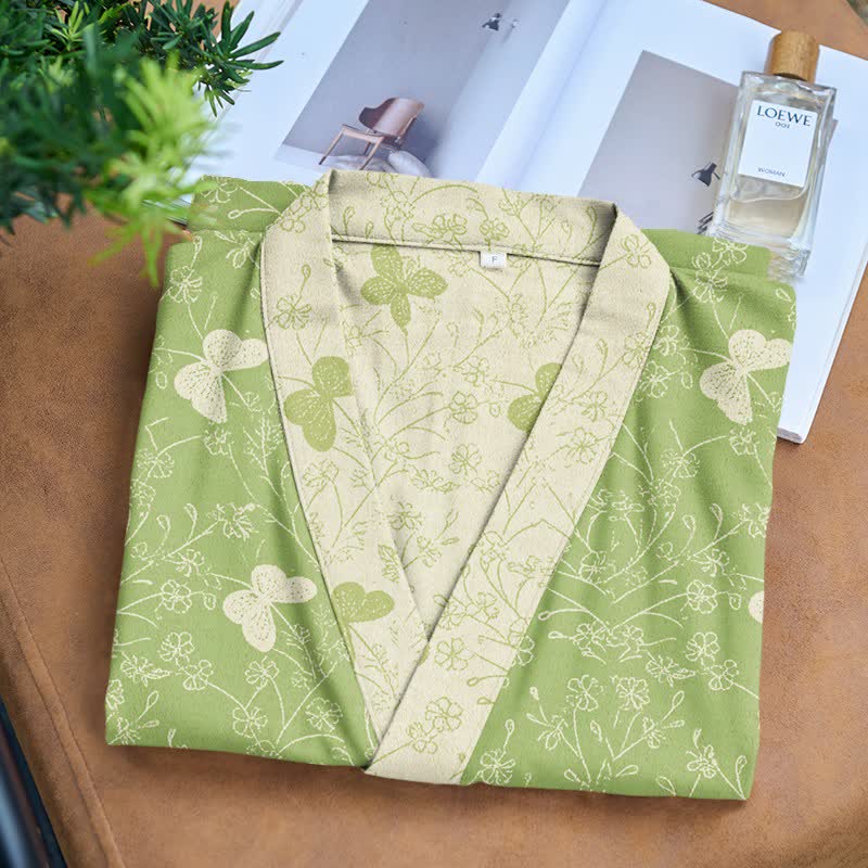 Kimono in cotone a doppia garza verde con farfalle - image 3
