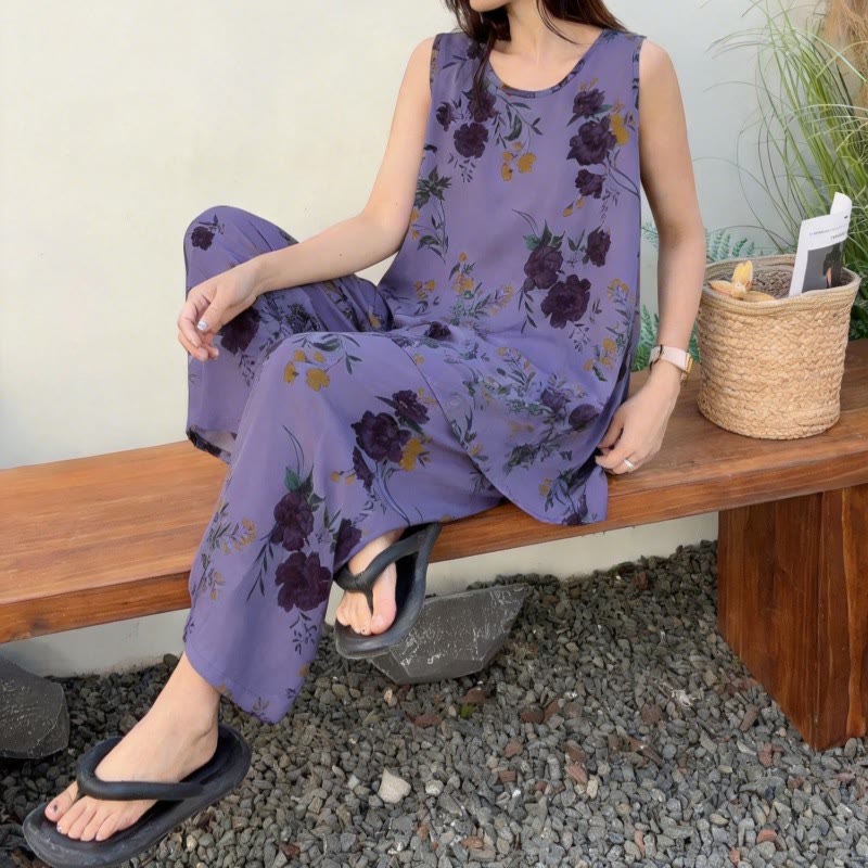 Pigiama con canotta e pantaloni a fantasia floreale viola - image 1