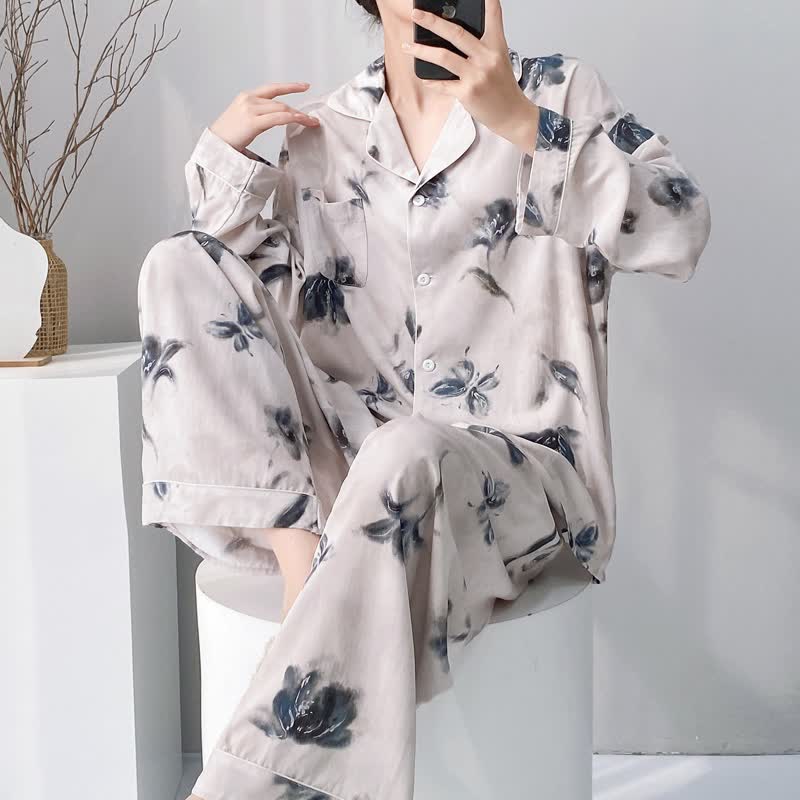 Set pigiama con stampa floreale e farfalle effetto inchiostro - Beige - 2XL - image 0