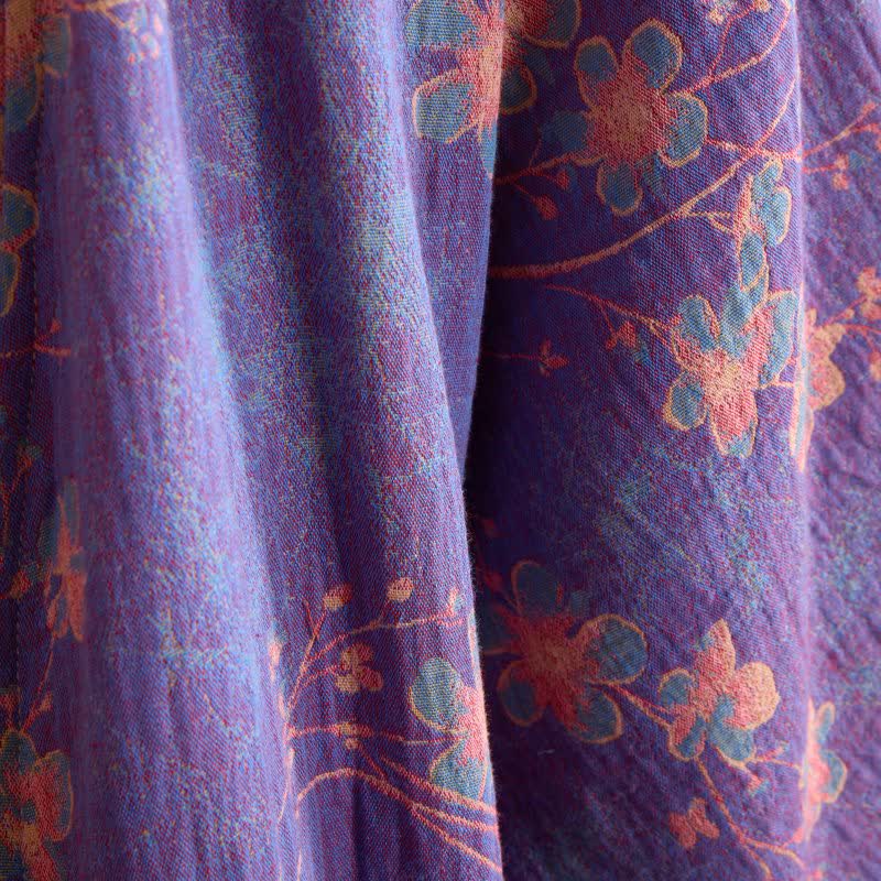 Accappatoio in cotone a maniche corte con motivo floreale e rami. - image 6