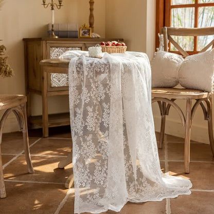 Tovaglia in pizzo jacquard floreale con bordo smerlato - image 4