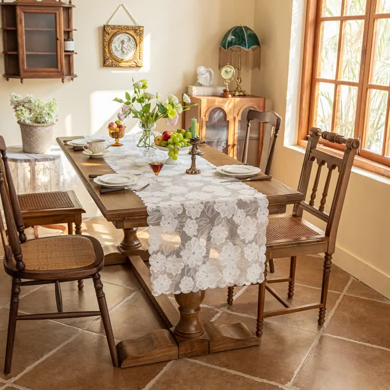Runner da tavola in pizzo jacquard con motivo camelia - image 1