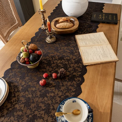 Elegante runner da tavola con nappe in pizzo floreale. - image 8