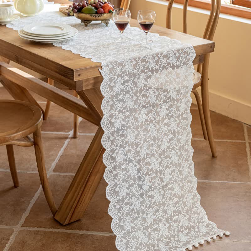Elegante runner da tavola con nappe in pizzo floreale. - image 2
