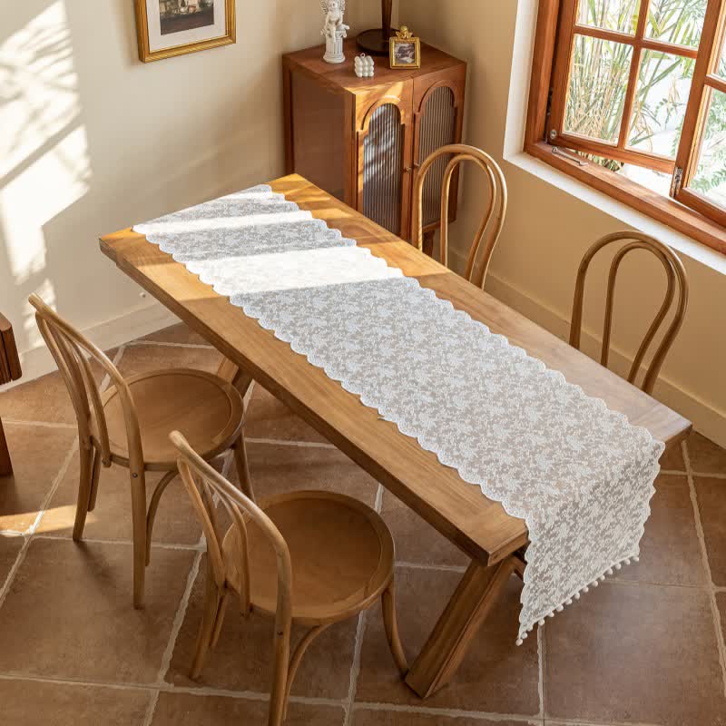 Elegante runner da tavola con nappe in pizzo floreale. - image 3