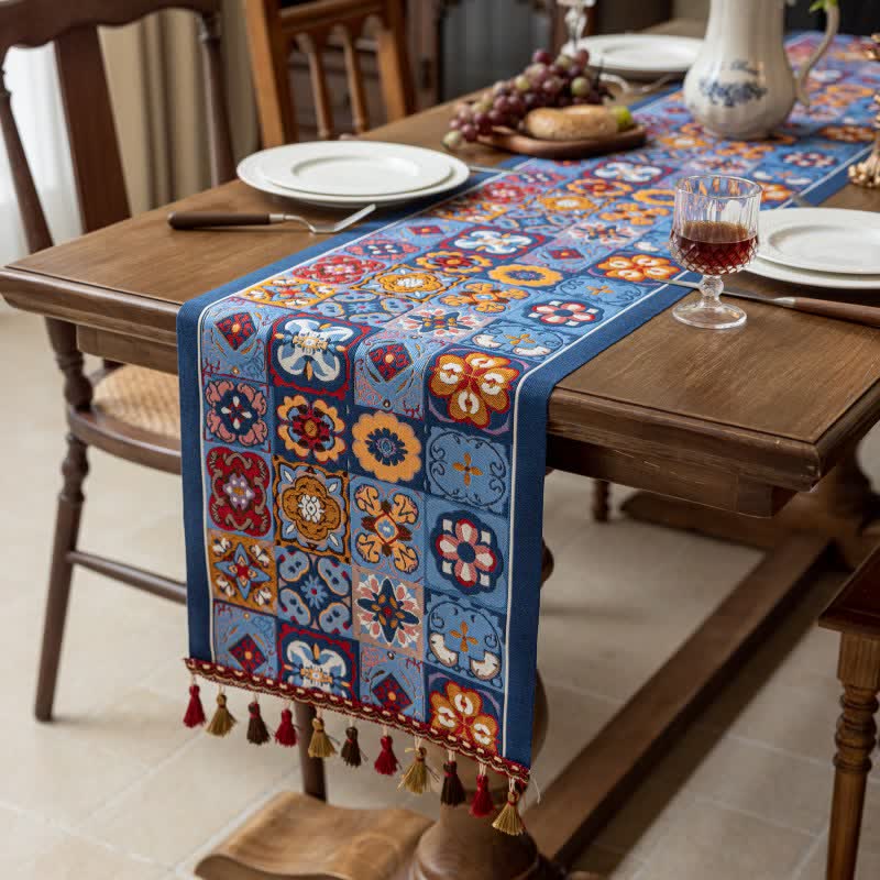 Runner da tavola con nappe jacquard a motivo geometrico - image 3