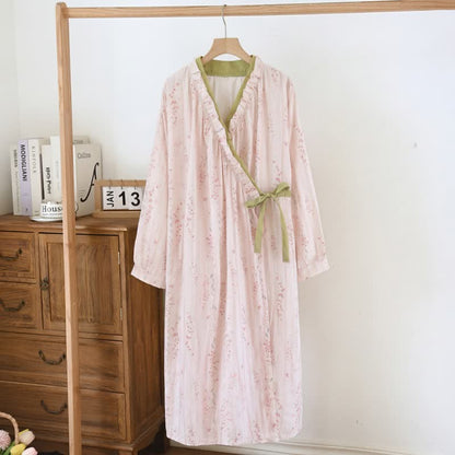 Kimono da notte in garza di cotone con stampa floreale a piccoli motivi - image 1