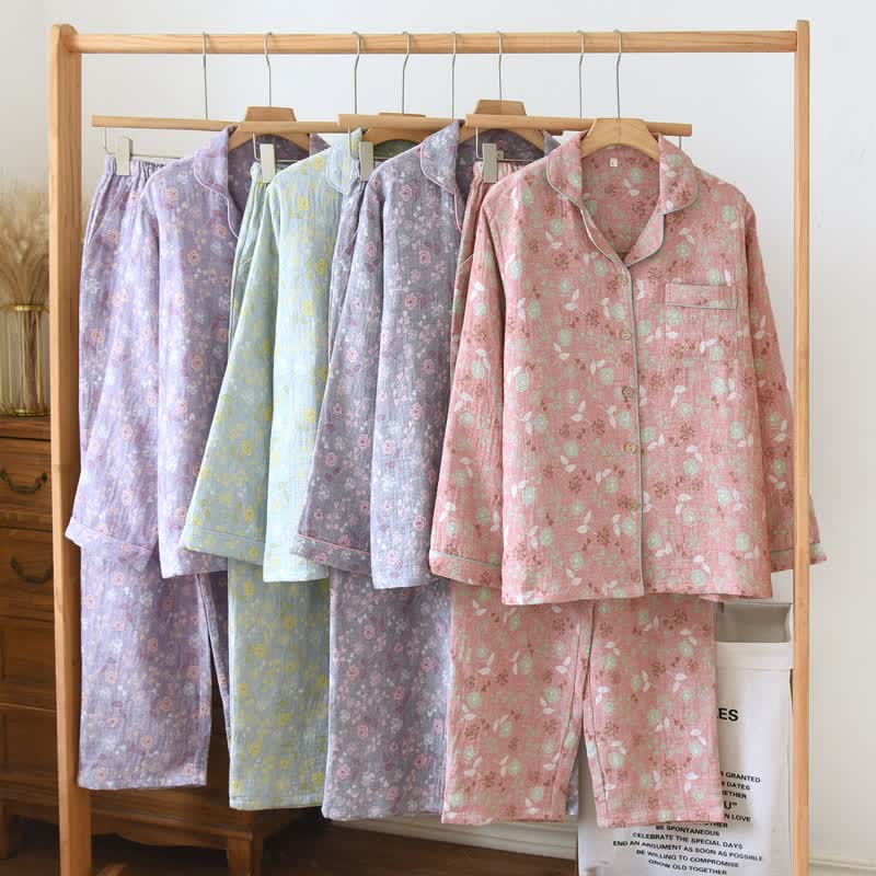 Set pigiama in cotone jacquard con motivo a rose, ispirato allo stile vintage. - image 0