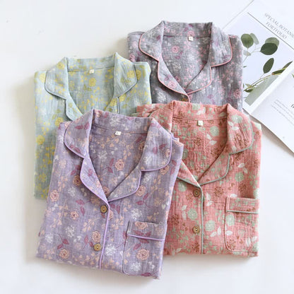 Set pigiama in cotone jacquard con motivo a rose, ispirato allo stile vintage. - image 1