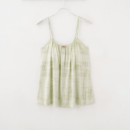 Completo da notte composto da canotta e pantaloni in cotone con stampe artistiche ispirate all'acquerello. - image 12