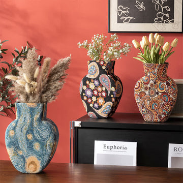 Vaso artistico rivestito in tessuto per un tocco di eleganza in casa. - image 0