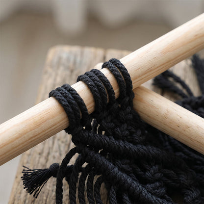 Decorazione da parete a forma di pipistrello in macramè gotico con nappe. - image 2