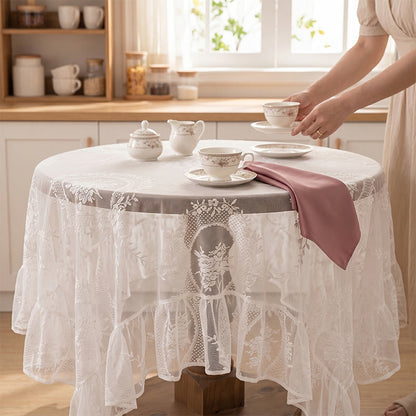 Tovaglia romantica con bordo a balze in pizzo floreale. - image 1