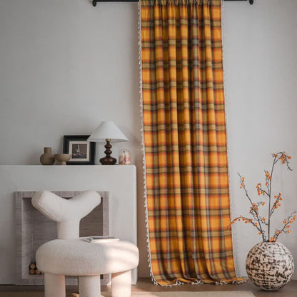 Tenda a nappe in stile rustico con motivo a quadri arancioni. - image 2