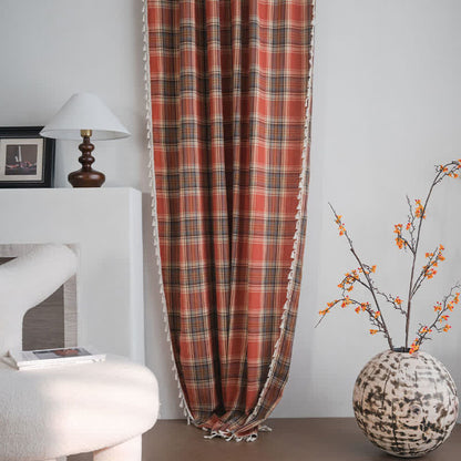 Tenda a pieghe con nappe in stile rustico color ruggine a quadri. - image 5