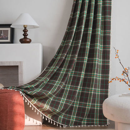 Tenda a nappe in stile vintage con motivo a quadri verdi. - image 1