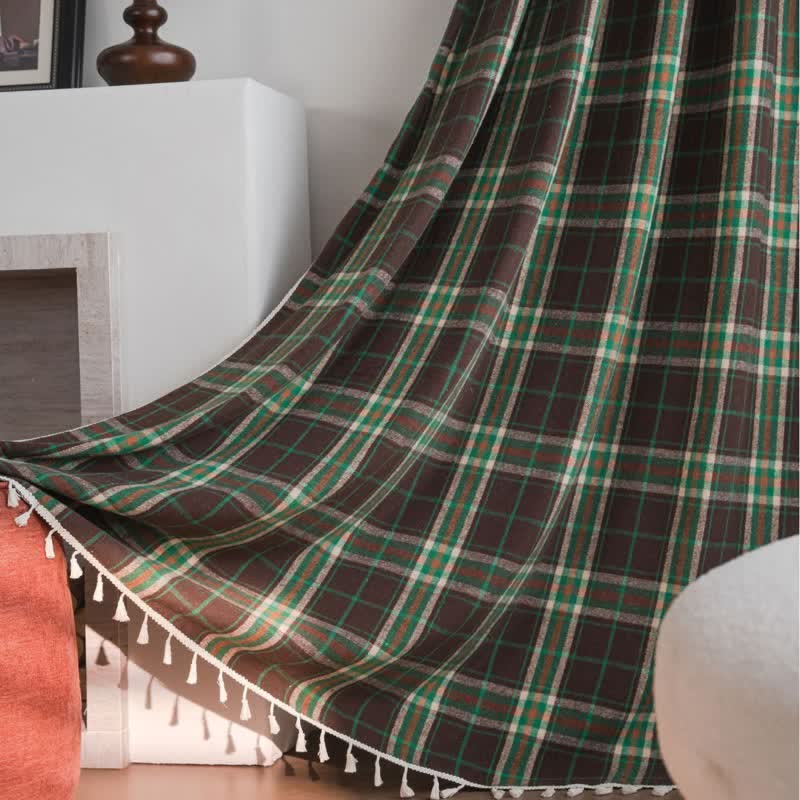 Tenda a nappe in stile vintage con motivo a quadri verdi. - image 2