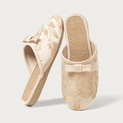 Pantofole in lino ricamate con punta chiusa - Beige - XL - image 9