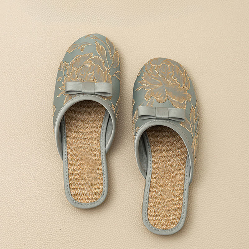 Pantofole in lino ricamate con punta chiusa - image 7