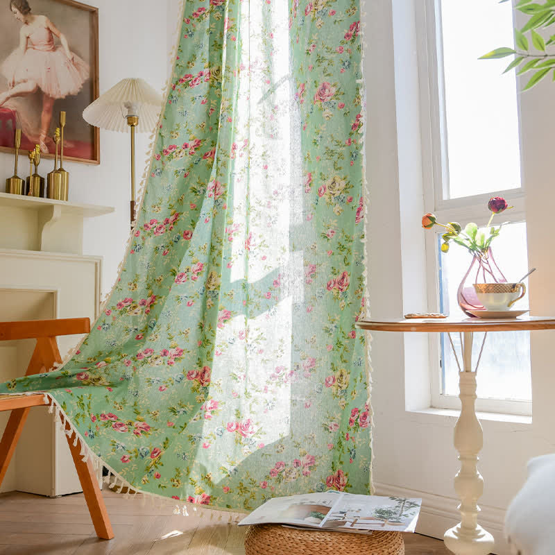 Tenda rustica con rose verdi e nappe - image 3