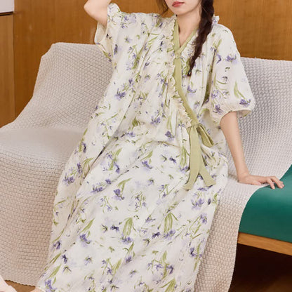 Camicia da notte viola con volant e stampa floreale e laccetti laterali - image 1