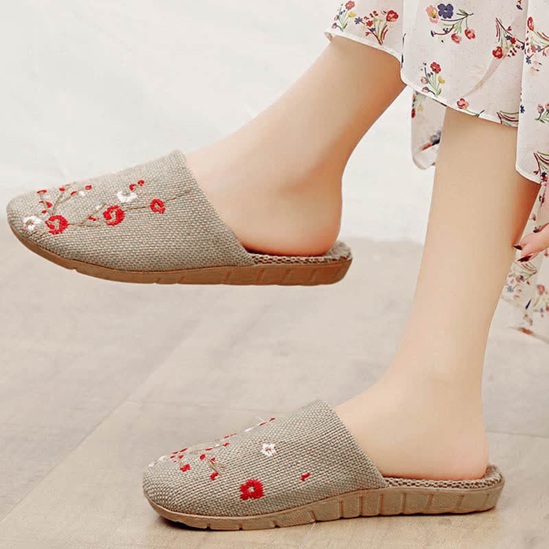 Comode pantofole in lino ricamate Plum Bossom - image 6