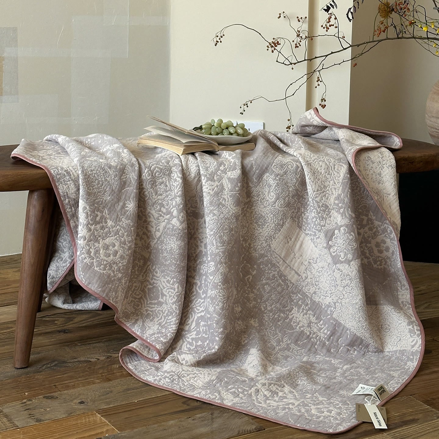 Trapunta reversibile in jacquard con motivo floreale vintage - image 2
