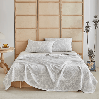 Set di biancheria da letto in cotone con motivo jacquard a peonie semplici - Grigio chiaro - Trapunta con 2 federe - Matrimoniale Grande - image 0