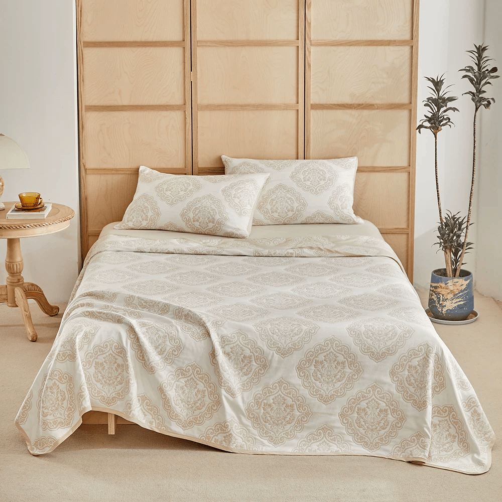Set di biancheria da letto vintage europeo con motivo jacquard a volute. - Cachi - Trapunta con 2 federe - Matrimoniale Grande - image 0