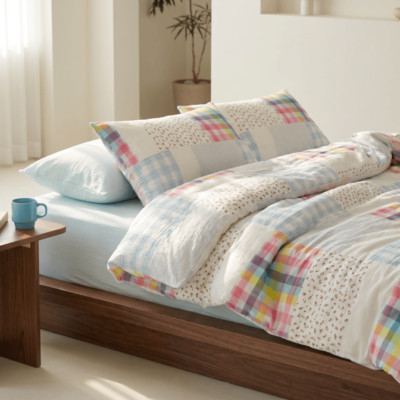 Set di biancheria da letto in cotone con motivo a quadri arcobaleno e patchwork floreale (4 pezzi) - image 1