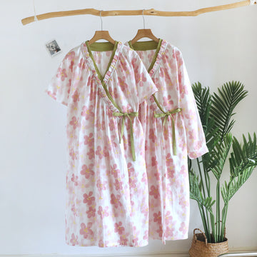 Kimono da notte in garza di cotone con stampa floreale Sakura. - image 0