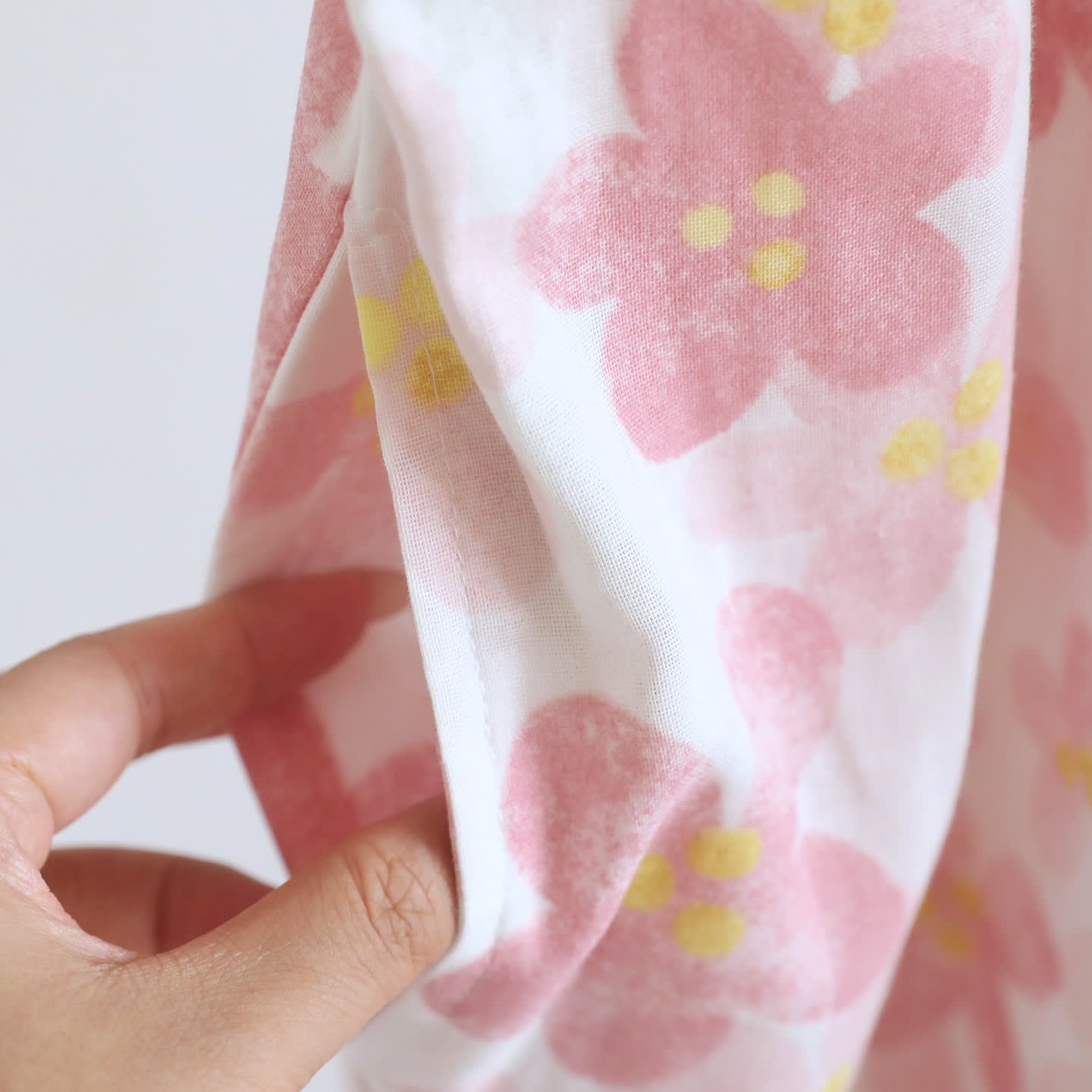 Kimono da notte in garza di cotone con stampa floreale Sakura. - image 10