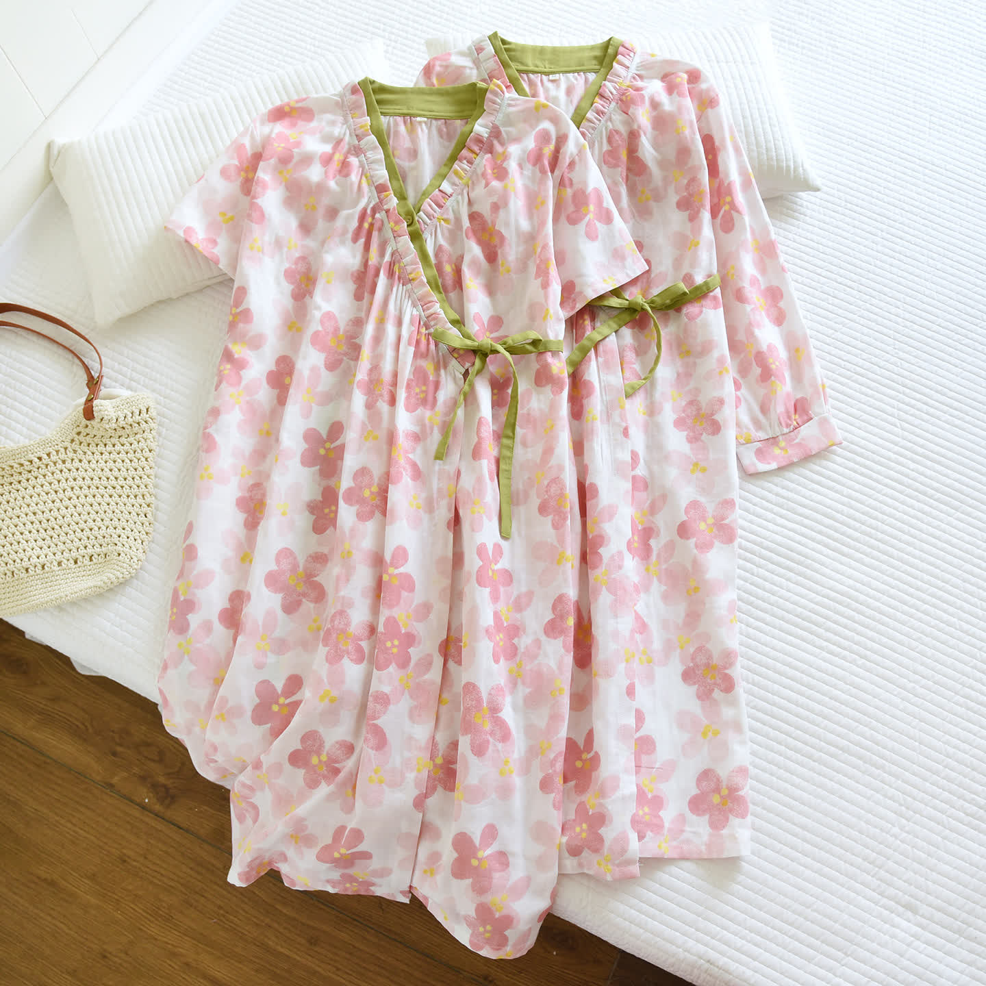 Kimono da notte in garza di cotone con stampa floreale Sakura. - image 1