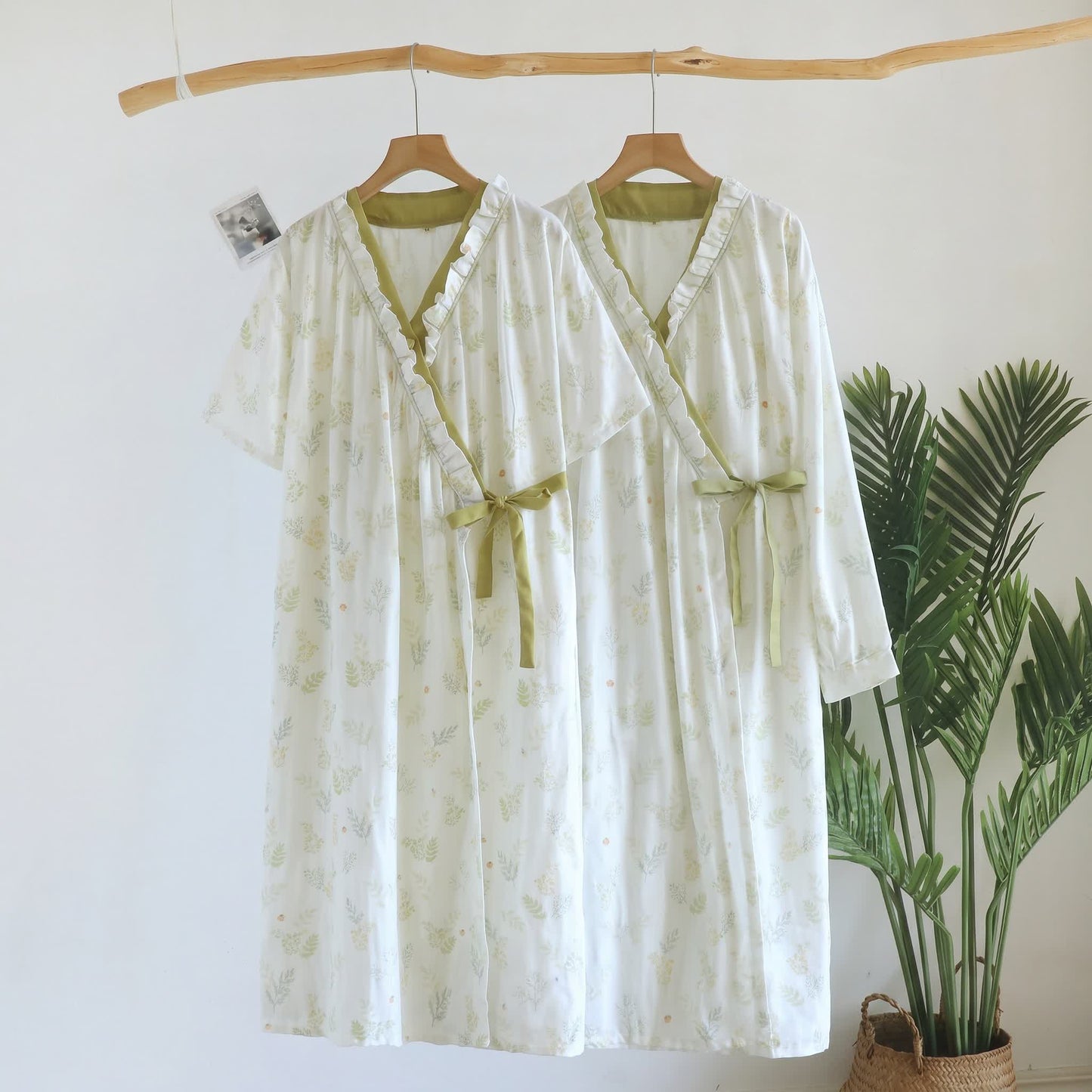 Abito Yukata in garza di cotone con motivo erbario forestale - image 0