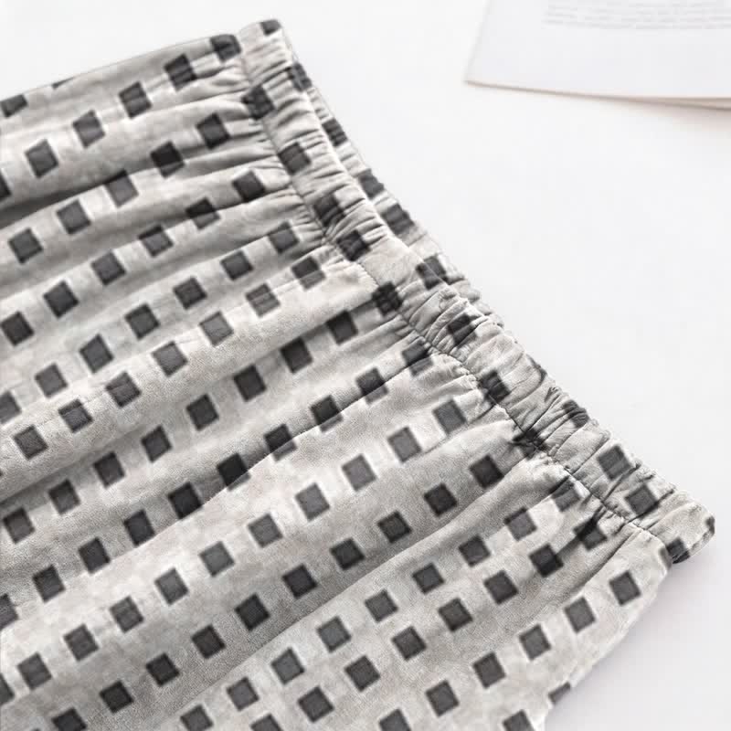 Set pigiama unisex a quadri corti con scollo a V - image 3