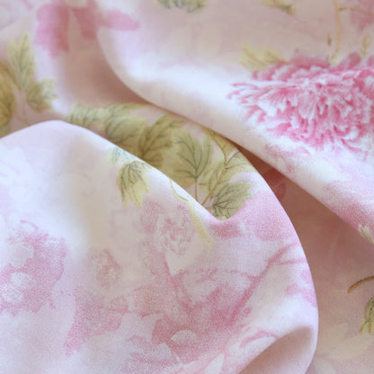 Pigiama composto da pantaloni corti imbottiti con stampa floreale di ortensie. - image 8