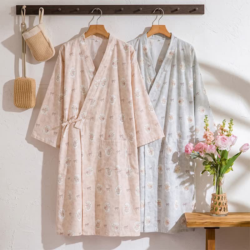 Kimono in cotone con rosa e fiocco incorniciati - image 0