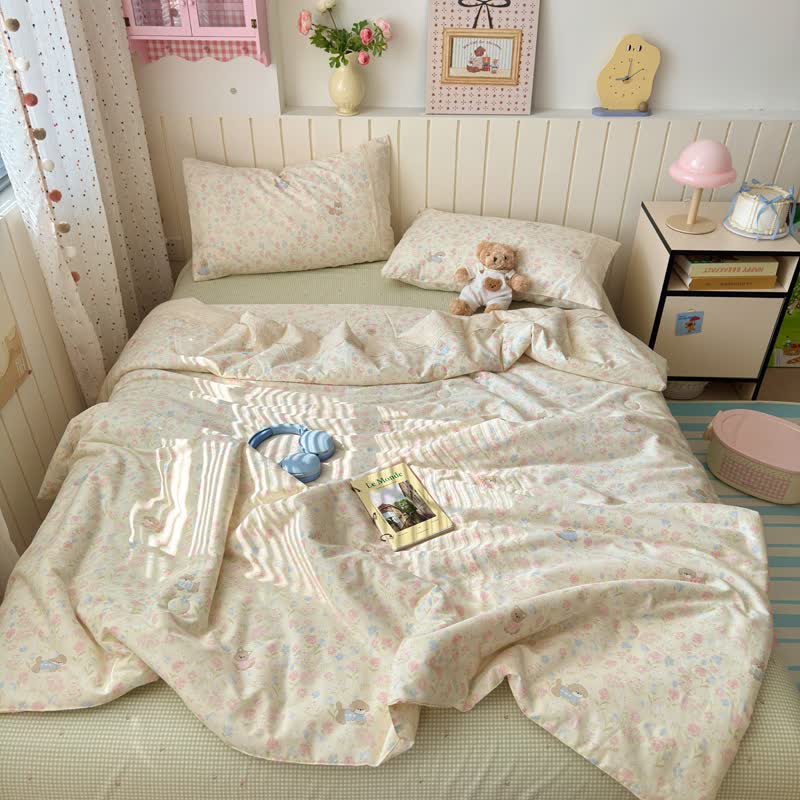 Set di biancheria da letto in cotone color crema con bordo in pizzo floreale. - image 1