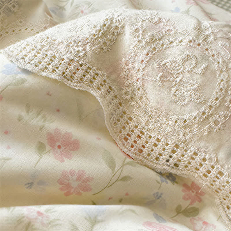 Set di biancheria da letto in cotone color crema con bordo in pizzo floreale. - image 4